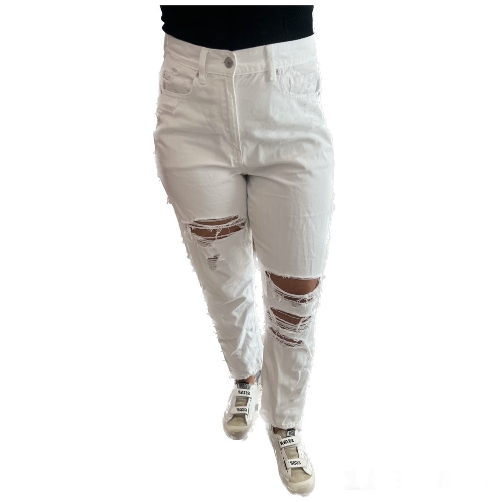 American Eagle Straight legged distress jeans 8 Short